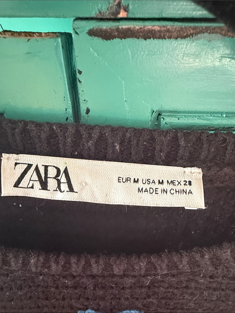 Zara Black Crewneck Cropped Sweater with Multicolor Bow Embroidery - Picture 2 of 5